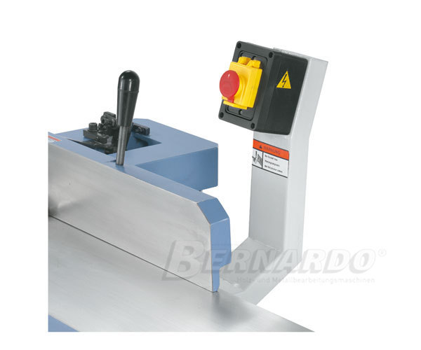 SP150; Pret: 540 euro fara tva
Departament Vanzari: 
0730 260 452
comercial@emtools.ro
www.emtools.ro
www.ebernardo.ro
www.eagricol.ro
