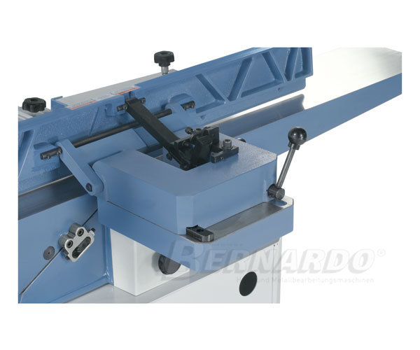 SP150; Pret: 540 euro fara tva
Departament Vanzari: 
0730 260 452
comercial@emtools.ro
www.emtools.ro
www.ebernardo.ro
www.eagricol.ro
