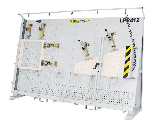 LP2412; Pret: 4650 euro fara tva
Departament Vanzari: 
0730 260 452
comercial@emtools.ro
www.emtools.ro
www.ebernardo.ro
www.eagricol.ro
