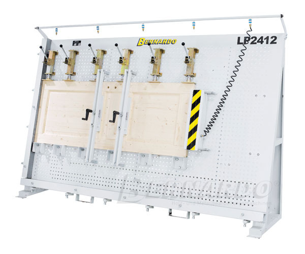 LP2412; Pret: 4650 euro fara tva
Departament Vanzari: 
0730 260 452
comercial@emtools.ro
www.emtools.ro
www.ebernardo.ro
www.eagricol.ro
