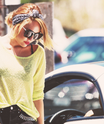 . tumblr with . Miley ( 33 )