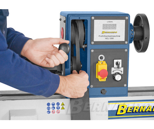 HCL1200-Schimbarea treptelor de viteza prin repozitionarea curelei trapezoidale de transmisie; Pret: 1495 euro fara tva
Departament Vanzari: 
0730 260 452
comercial@emtools.ro
www.emtools.ro
www.ebernardo.ro
www.eagricol.ro
