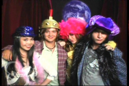 22 - Disney Channel New years Eve Singalong Bowlathon 2006