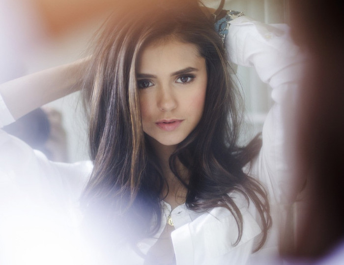 Nina (22) - Nina Dobrev