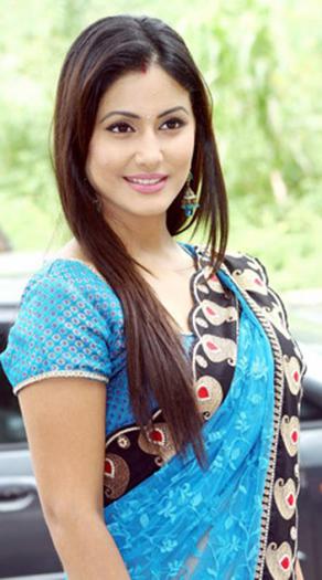 69749_414639761923751_456853415_n - Hina Khan 2