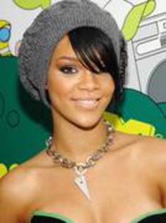 DWVHQEUFUYCZKDQOZAZ - Rihanna