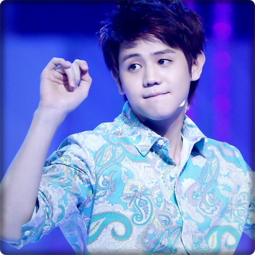 ` Nu stii?...Cum nu stii?:-s..Ma omoara HyunS..:-s..Buna..|..Buna..de cand....tu..:-?