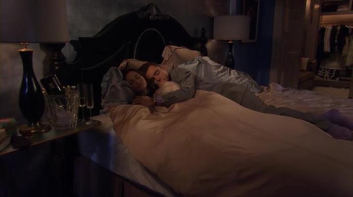 384781_513794385317056_1007876910_n