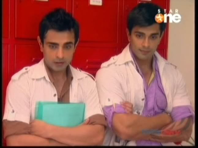 157006_159908674054440_140677749310866_322065_2330839_n - xxDill Mill Gayye boysxx