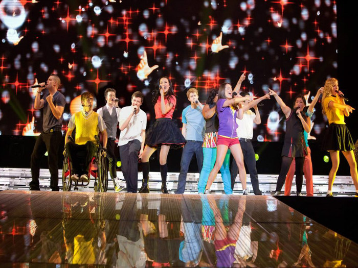glee-live-day-wallpaper,1024x768,59324 - glee