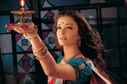 27200008_FCKPCISQE - 4-Aishwarya Rai Bachchan