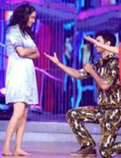 53461689_FXTUSOJ2; cand o cedre de sotie
