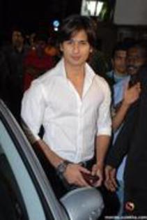 20310625_HHKOPREZP - Shahid Kapoor