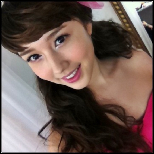 ~> Merci oppa.:))...Eeee...[se pune pe canapea]..Eo..sunt mandra de dumneata.:))