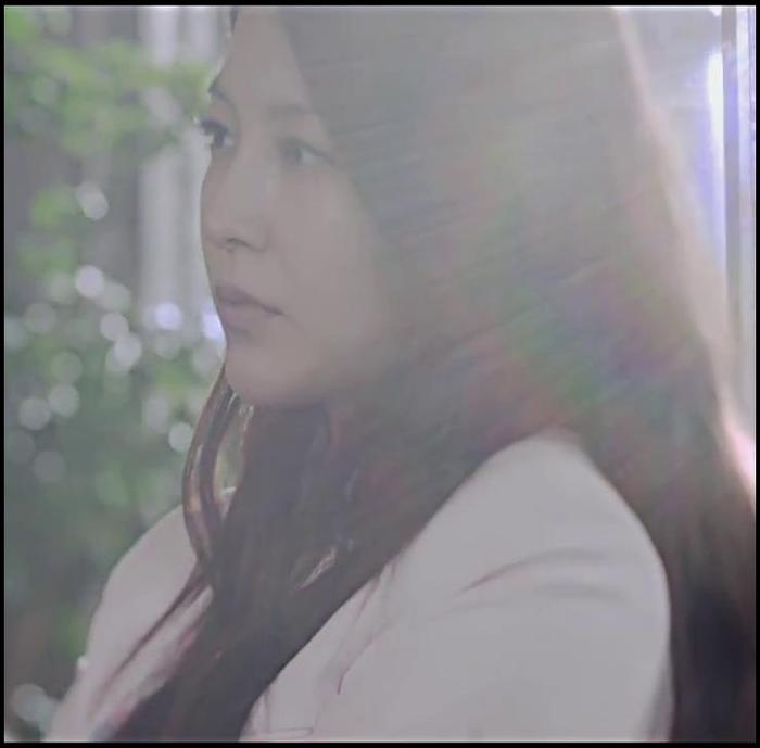 :) [se pune langa ea] Si ce ai mai facut azi? :-?