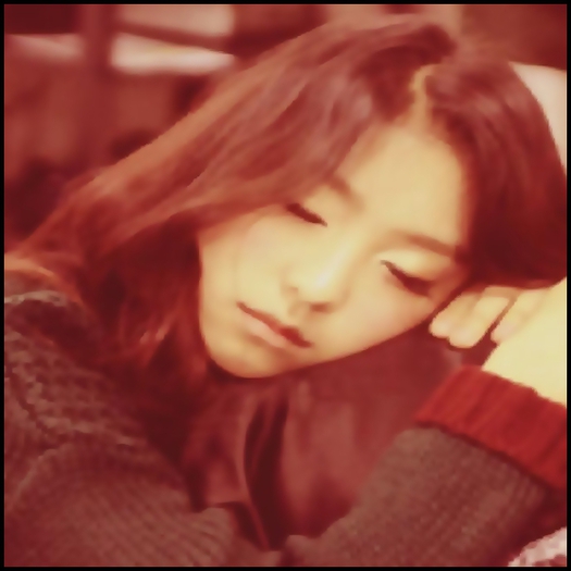 ^^..Daa.:)..*adoarme cu capul pe Hyun*.. - SALON I 002 I Bora