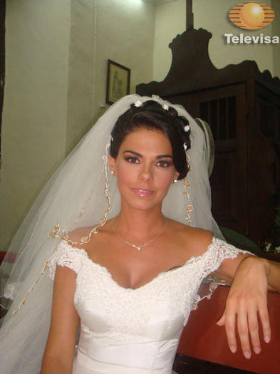 Backstage-del-la-boda-de-Paloma-y-G_DSC00735-4fc277dc-3872-1030-91f2-0019b9d5c8df-480x640