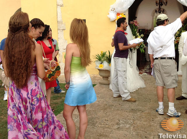 Backstage-del-la-boda-de-Paloma-y-G_IMG_1338-6c67de4a-3872-1030-91f2-0019b9d5c8df-640x478