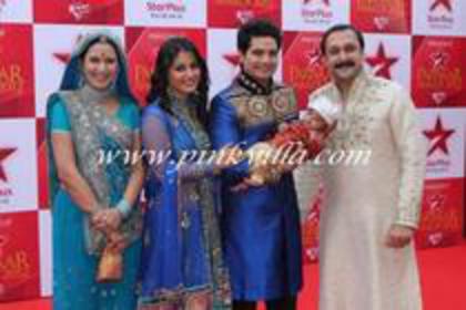 78146515_UWZEUXJ3 - Star Parivaar Awards 2012