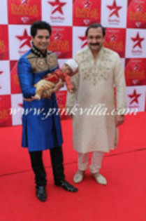 78146529_ZOTIZCZ3 - Star Parivaar Awards 2012