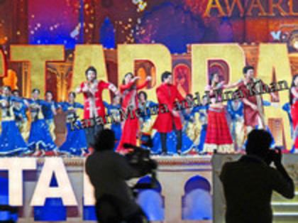 78146538_THBLXJQ3 - Star Parivaar Awards 2012