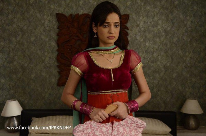 8 - Iss Pyaar Ko Kya Naam Doon - Picture Gallery III