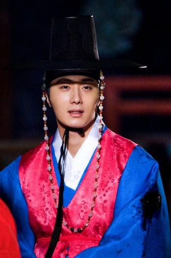 What?????Nota 2 in catalog,decat sa renunt la rolul meu   o.O