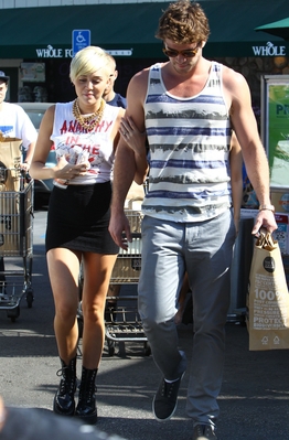 normal_70 - Shopping at Whole Foods in Los Angeles 2012