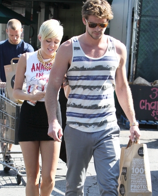 normal_81 - Shopping at Whole Foods in Los Angeles 2012