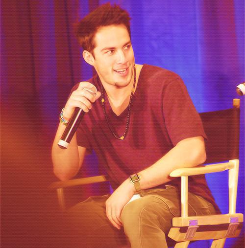 ;→ e clar ai ramas cu traume= ]]#bekah...niki eu nujthu;_??#dam0n