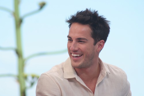 ;→ ^se uita la #dam0n apoy la #bekahh dupa yar la #dam0n shy`l bufneste rasu^ cu cat ai cumparato= ]