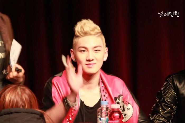 Stai fara griji,ca sunt langa tine.Orice s`ar intampla striga.