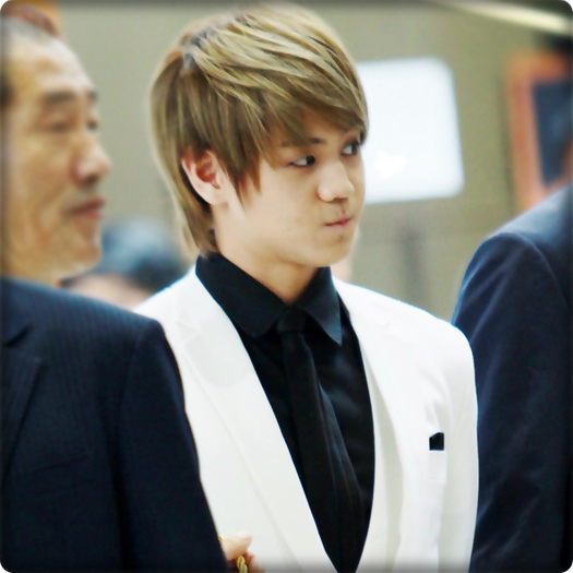 ` [intra]...Ce are ala?:|...Hey Bora.:)[hug]