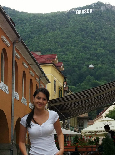 Gloria-Brasov-2_resize-764x1024