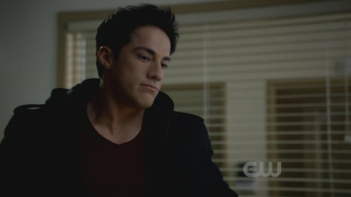 ;→ e bnee k totushy visezy la ceva...^in spatele ey^ - Episode - 04