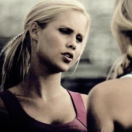 taaci , ca nu mai vorbesc cu tine pe bune acuma :))