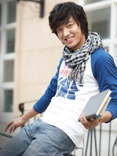 Lee Min Hoo (29)