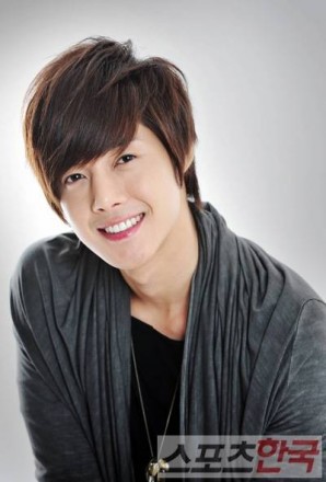 Hyun Joong Kim (19)