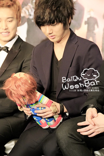  - yesung cu papusa chucky