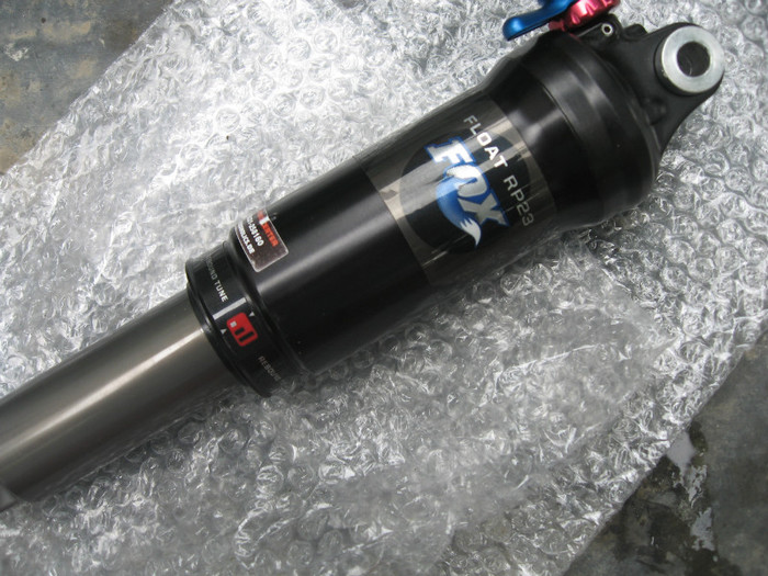 aa 008 - w SHOCK-uri