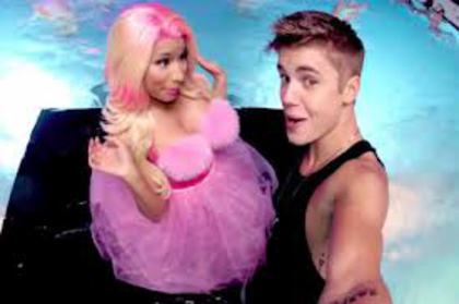 Justin Bieber feat. Nicky Minaj- Beauty and a beat - Muzica