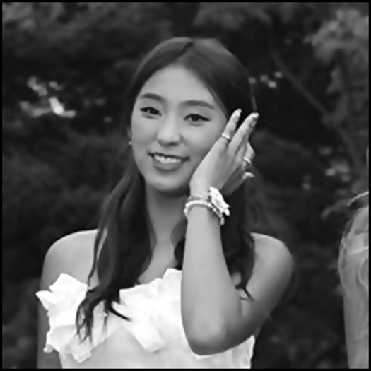 ^^..Ehh.:-".multumesc Hyun:)..*merge si se aseaza pe canapea*..ahh..ce bine e acasa ;x.