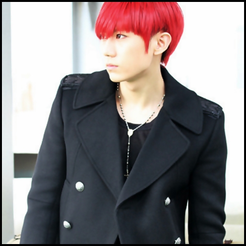 ~ Cred ca Yoseob avea dreptate.[se duce la Bora,ii ia paharul si sticla]