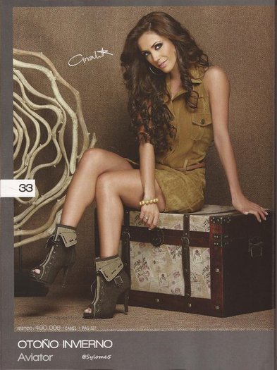 284954_252530951443363_590309_n - Anahi
