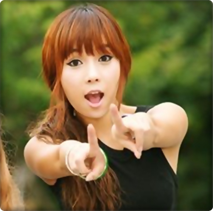 Trebuie :)) Si..[se pune pe o banca] Ce ai mai facut saptamana asta? :)