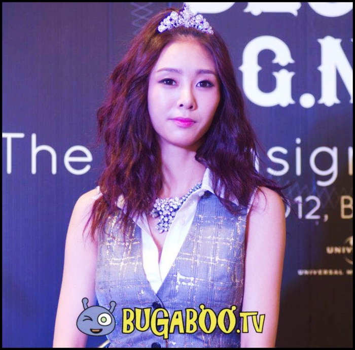 Ma lamuriti si pe mine ce`i cu Bora? :|