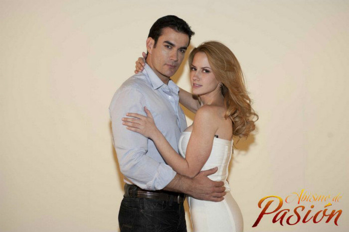 531766_257628424329006_1645524085_n