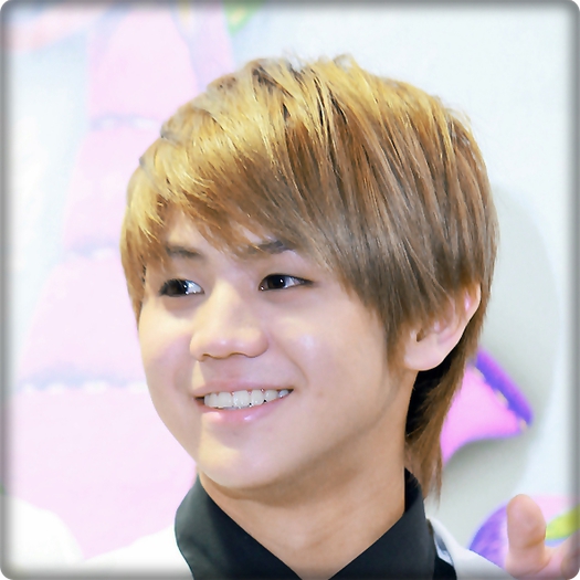 ` Ce misto ... Je merge`n Japonia ...Bine...Toata trupa.:))