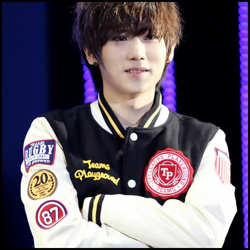 ~ Stiu senzatia .:))...Trebuie sa iau ceva de sus...vin imediat[pune bidonul pe masa|pleaca sus]