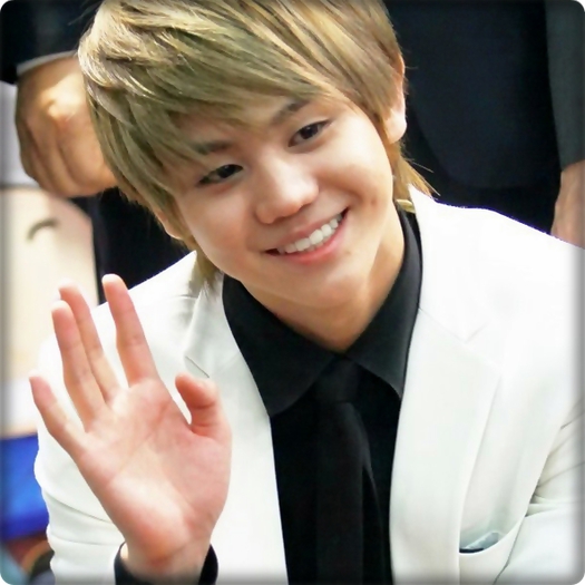 ` Noh.Eu am treaba la CUBE.Bye[hug.pleaca]
